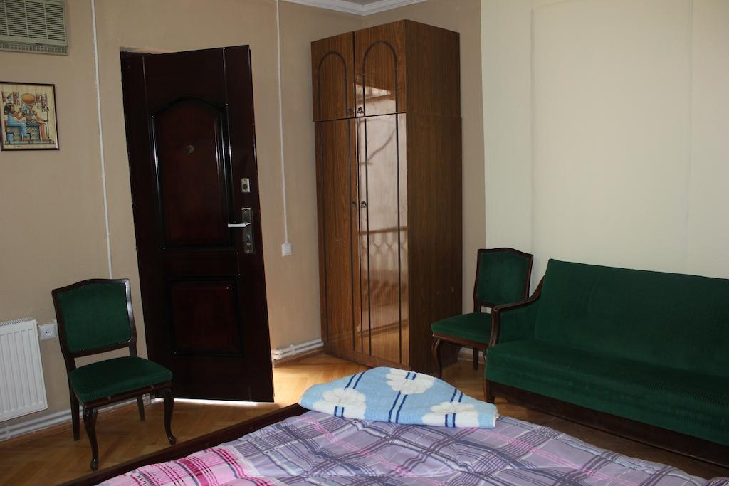 Old District Guest House Тбилиси Стая снимка