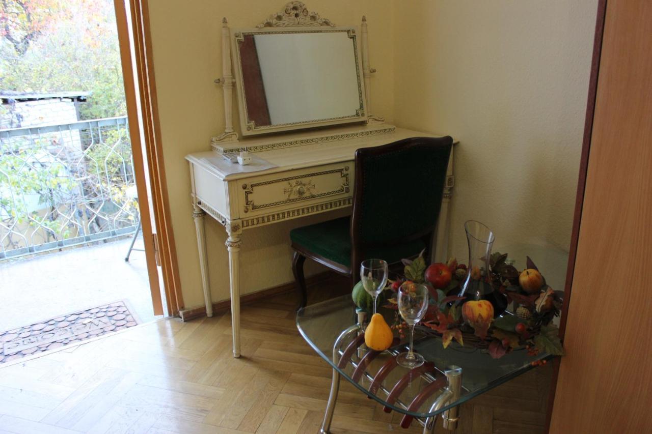 Old District Guest House Тбилиси Екстериор снимка